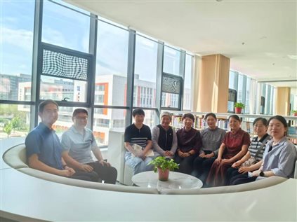 参观图书馆2