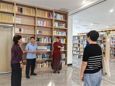 参观图书馆4