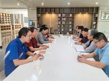 参观图书馆1